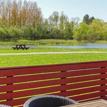 Casa de Férias Lakeview Retreat In Dagelokke - By Traum